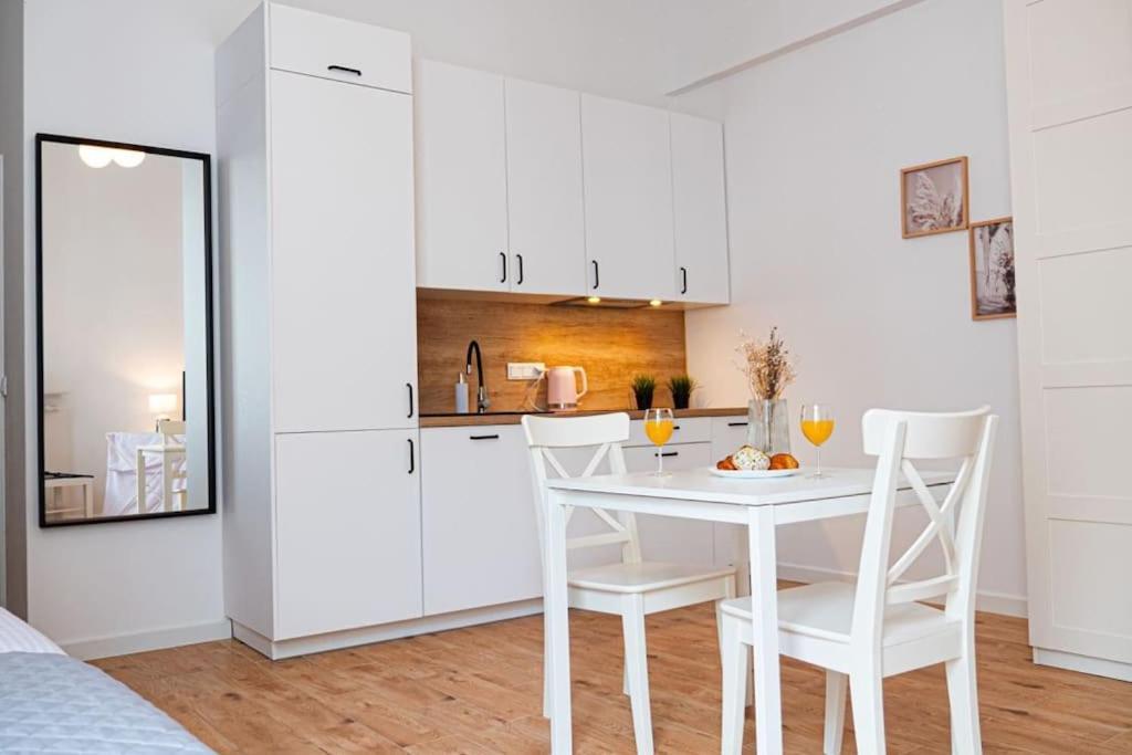 Komfortowy Apartament W Centrum Varsovia Exterior foto